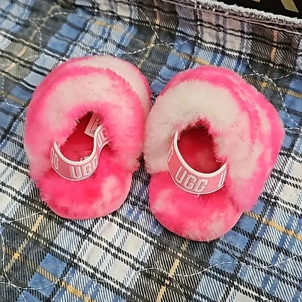 Ugg Pink Baby Slippers sz 0/1